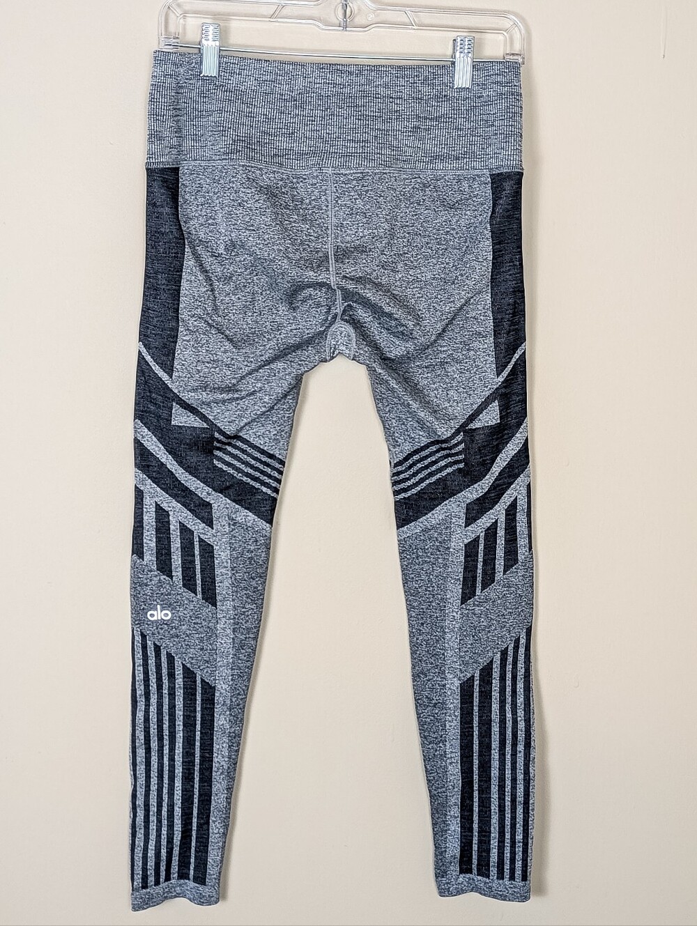 Alo Yoga 7/8 High Waist Seamless Tempo Leggings in Anthracite Heather Size M - Picture 3 of 5